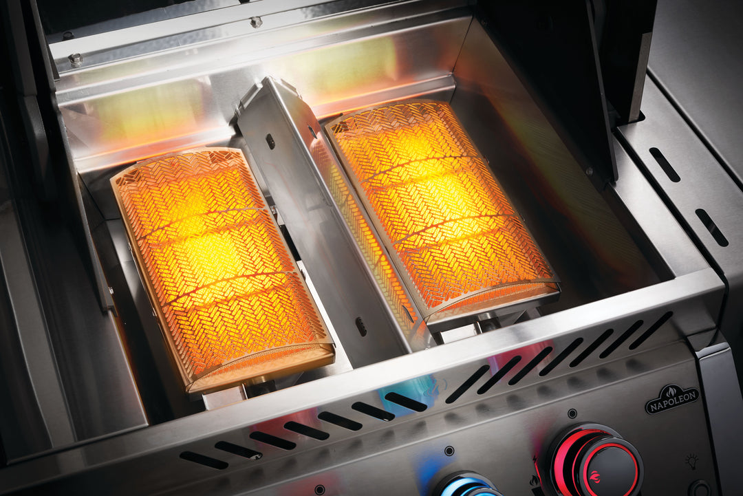 Napoleon Grills Prestige PRO™ 825 Gas Grill